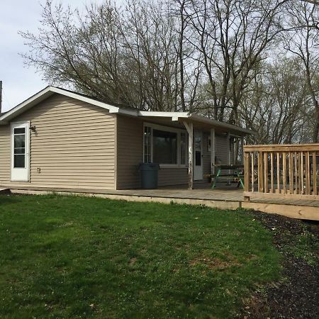 Martin'S River Cabin Dresden Exterior photo
