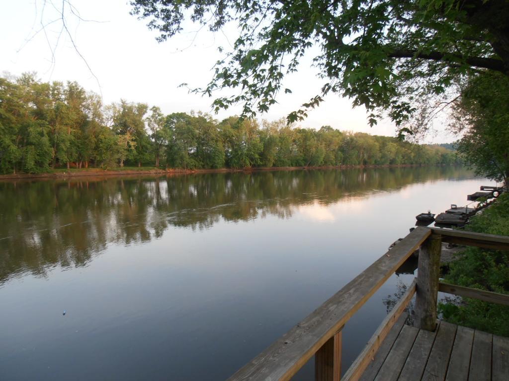 Martin'S River Cabin Dresden Exterior photo